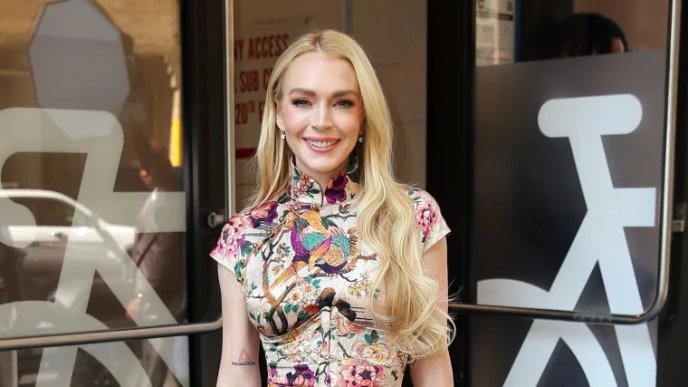 Glumica mamila poglede: Pokazala vitke noge i tanak struk, jedan detalj privukao pažnju