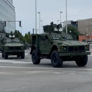 Sve je spremno za generalnu probu vojnog mimohoda: Pogledajte dolazak vojnih vozila i opreme
