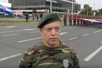 Na vojnom mimohodu svi pod istom zastavom: Od ratnih heroja do novih naraštaja
