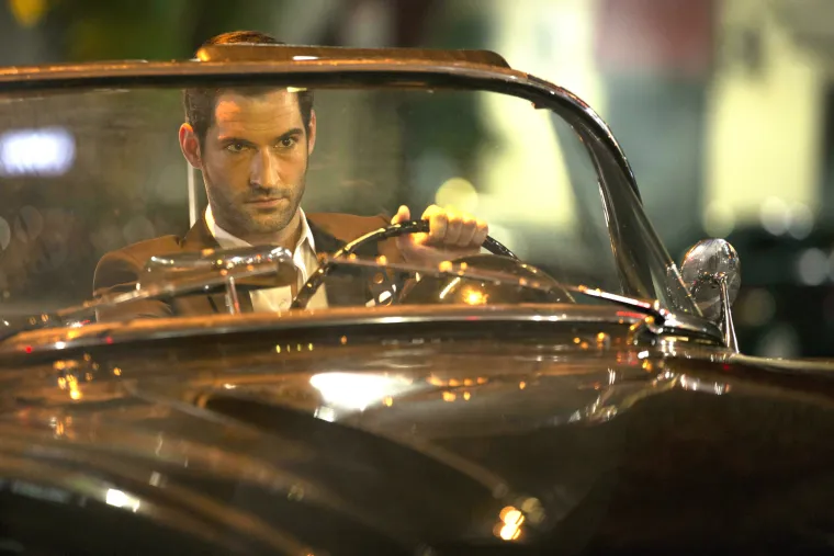 Tko je Tom Ellis, tiha patnja žena diljem svijeta? Odrastao je okružen vjerom, a poslovno je Lucifer