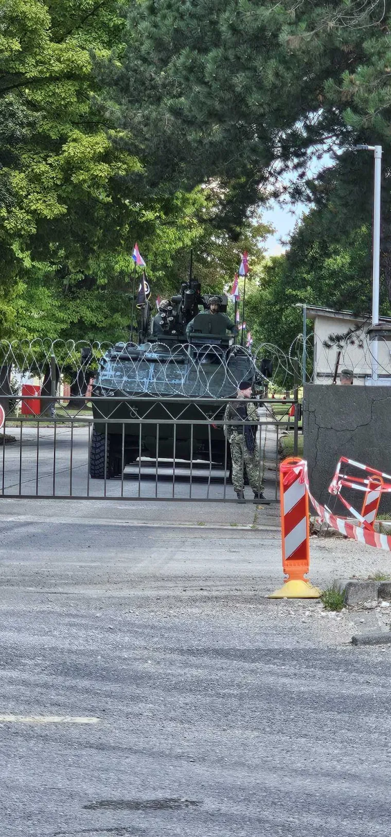 Glavnim gradom prošao vojnim mimohod! Rafalei rasparali nebo, u Splitu mimoplov oduševio sve