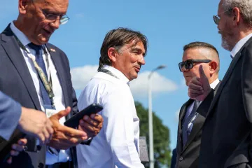 Zlatko Dalić stigao na mimohod: Vojni časnici ga hvatali za selfieje