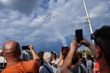 Moćni Black Hawk iznad Zagreba, a Krila Oluje parala nebo: Prelet oduševio Hrvate