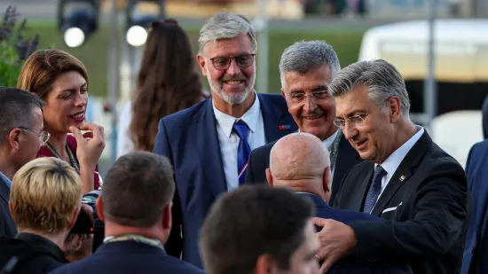 Nismo ga dugo vidjeli u javnosti: Na mimohodu se pojavio i otac koji je prije ujedinio regiju