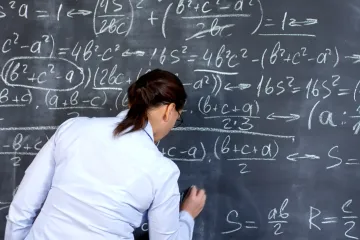 Povjesničari, stjuardese, pisci: Koga će prvog zamijeniti umjetna inteligencija?