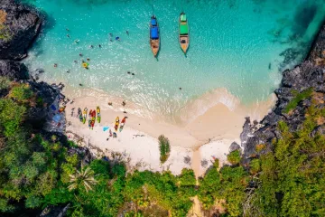 Turisti na plaži našli vrijednu bljuvotinu koja će im omogućiti da pošteno napune džepove