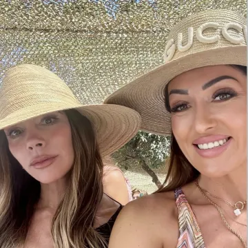 Zapalile Cannes: Hana Hadžiavdagić podijelila selfie s Victorijom Beckham, otkrila detalj o njoj