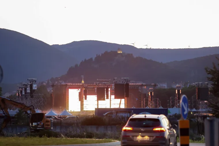 Baš kao u Zagrebu? Teku pripreme za koncert, ovako će svijetliti Sinj