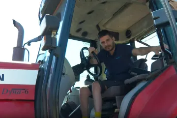 Ratar Ivan svake godine obnavlja strojeve, a na EU fondove baš i ne može računati: 'Ljudi nemaju toliko novaca'