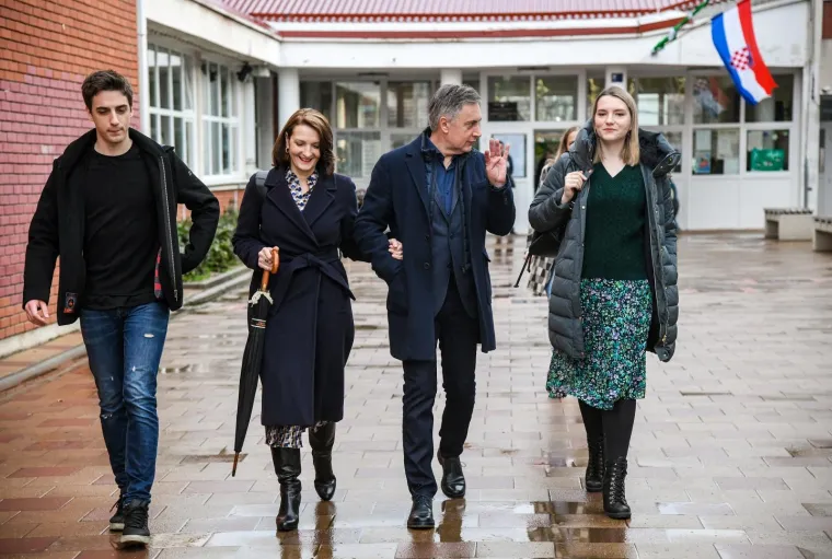 Ovako izgleda kći Miroslava Škore: Samozatajna Ivana završila je fakultet, a evo gdje danas radi