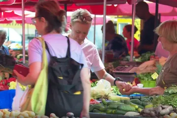 Rajčice skuplje od mesa, a krumpir luksuzna roba: Zašto je inflacija u Hrvatskoj dvostruko veća nego u EU?
