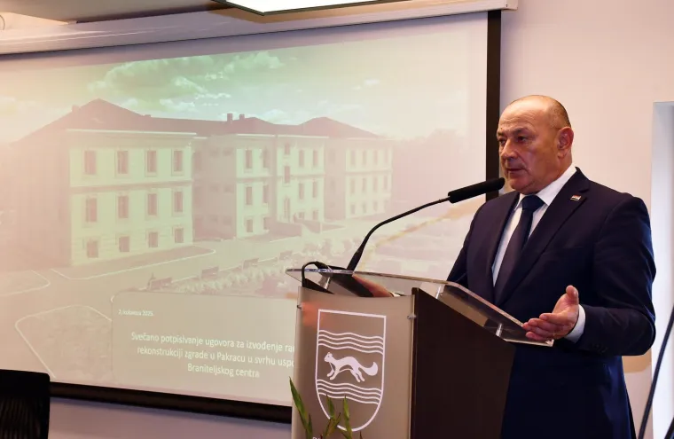 Medved podsjetio kako su hrvatski vojnici dijelili hranu kolonama srpskih izbjeglica: 'Nije ih Hrvatska protjerala'