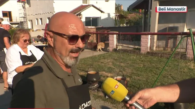 Pileći paprikaš i trganci, ima li što bolje? Robert, majstor kotlića otkrio je sve potrebno za bude savršen