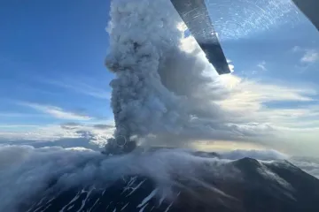 Masivni potres probudio vulkan koji je spavao 600 godina: Snimke erupcije imrpesioniraju, ali i zastrašuju