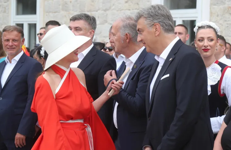 Kakva dama! Sanja Milanović zasjala u crvenoj kombinaciji: Prisjetite se njezinih top izdanja