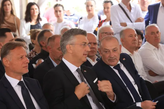 Premijer tvrdi da Hrvatska ne trguje oružjem: Hoće li po prvi put okrenuti leđa Netanyahu?