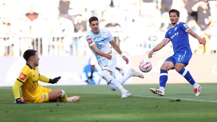 Rijeka se dugo mučila pa u nadoknadi uspjela zabiti dva komada za veliko slavlje protiv čvrstog Slavena