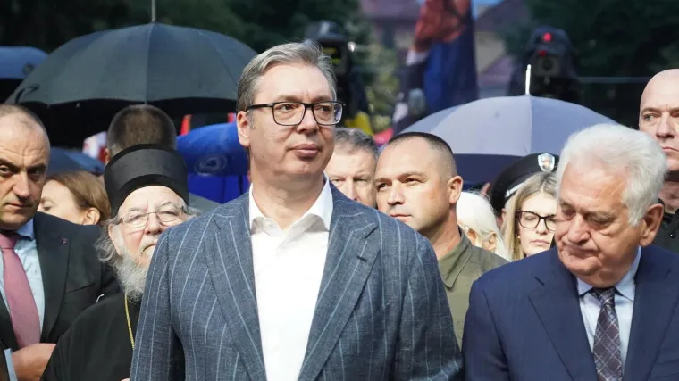 Tisuće Srba se okupilo, Vučić zagrmio: 'Više nikad i nikome neće uspjeti nijedna Oluja'