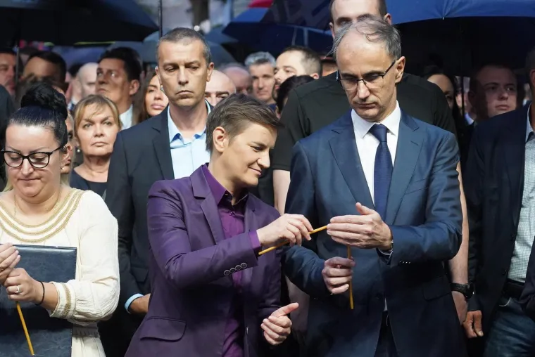 Tisuće Srba se okupilo, Vučić zagrmio: 'Više nikad i nikome neće uspjeti nijedna Oluja'