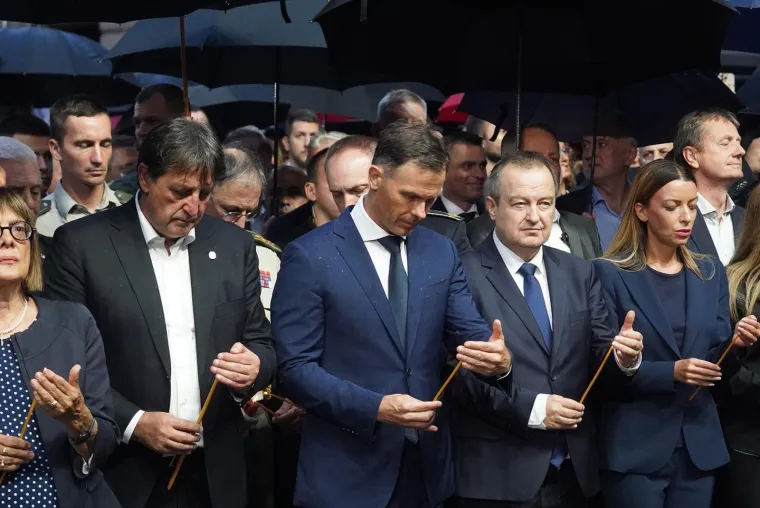 Tisuće Srba se okupilo, Vučić zagrmio: 'Više nikad i nikome neće uspjeti nijedna Oluja'