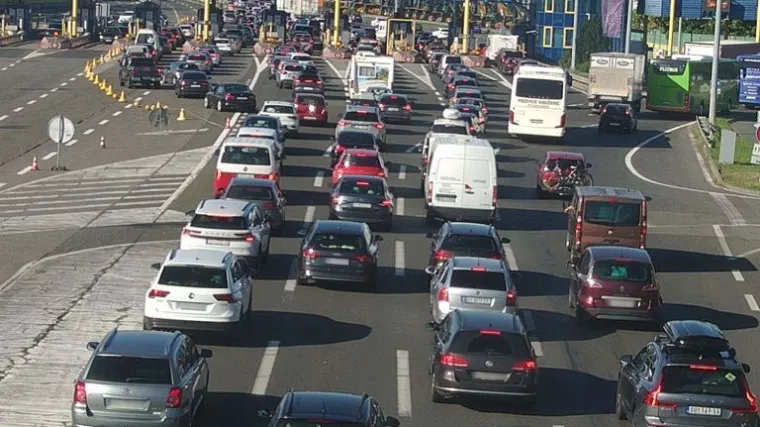 Ako ste krenuli na more, sretno vam bilo: Na Lučkom kolona duga 14 kilometara