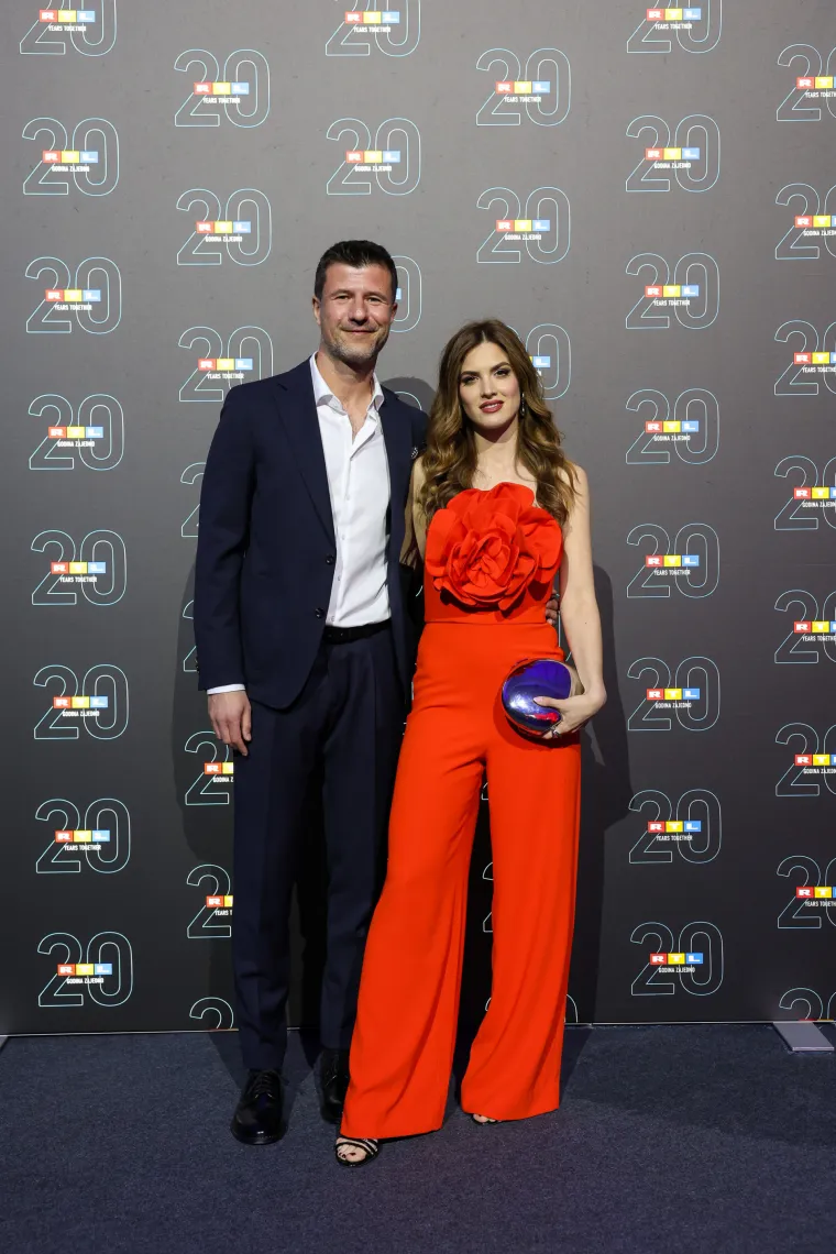 Zvijezda Sjena prošlosti otkriva svoj beauty ritual i stil izvan seta