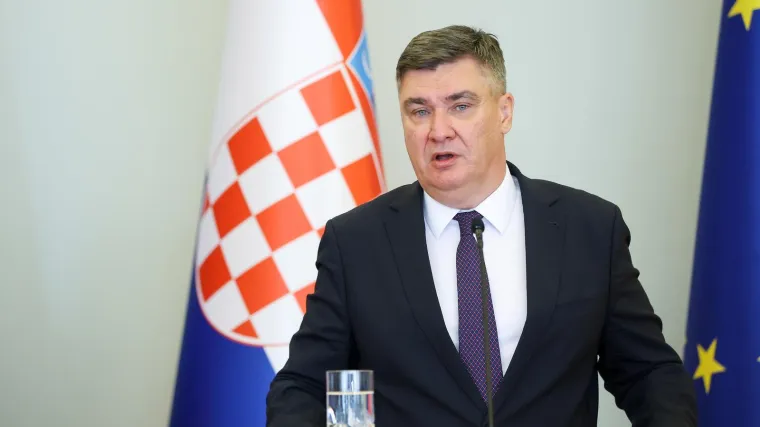 Milanović odlikovao i promaknuo nove pripadnike Oružanih snaga, pogledajte cijeli popis