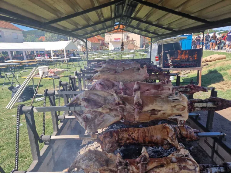 Završilo sinjsko ludilo! Thompson završio s 'Lijepa li si', a policija poslala važno upozorenje