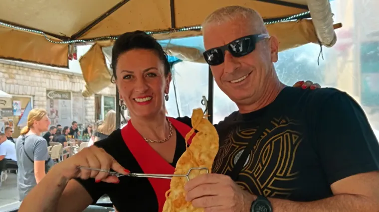 Na Thompsonovom koncertu i Mara Uštipak: Zasukala rukave i bacila se na posao