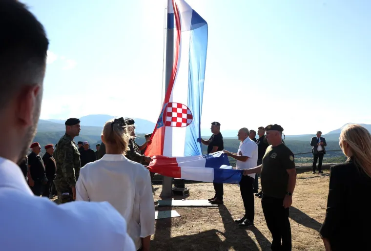 Velika proslava u Kninu i letački spektakl na hrvatskom nebu! Nižu se reakcije na Milanovićev potez