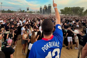 Kamere uhvatile slavnog Hrvata u Sinju koji je dobio otkaz zbog Thompsona: Evo što je radio i pjevao