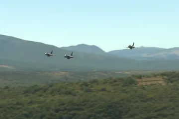 Moćni Rafalei parali nebo iznad Knina: Spektakularni kadrovi kao iz Top Guna