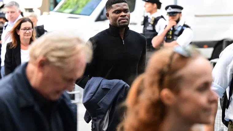 Slavni nogometaš optužen za pet slučajeva silovanja