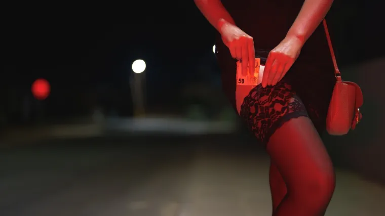 Eskort dame, razvrat i orgije plaćali novcima vjernika: Otkriveni šokantni detalji