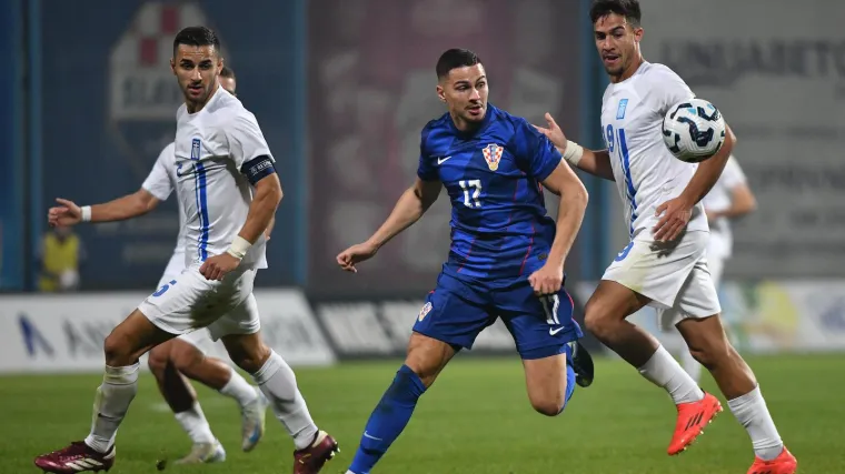 Trener Benfice oduševljen Ivanovićem: 'Savršeno se prilagođava, mogao bi igrati već u Ligi prvaka'