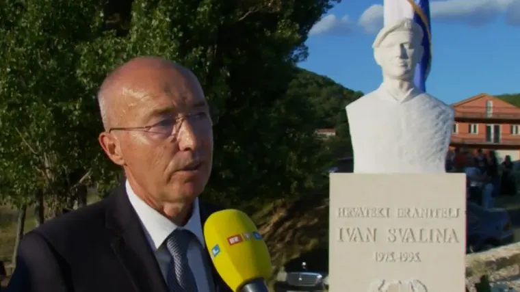 Krstičević na otvaranju spomenika Ivanu Svalini: 'U Oluji smo izgubili četiri čovjeka'