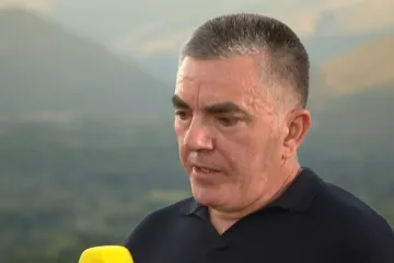 Branitelju Denisu Jureniću oči su se napunile suzama dok je govorio o suborcima i generalu Gotovini