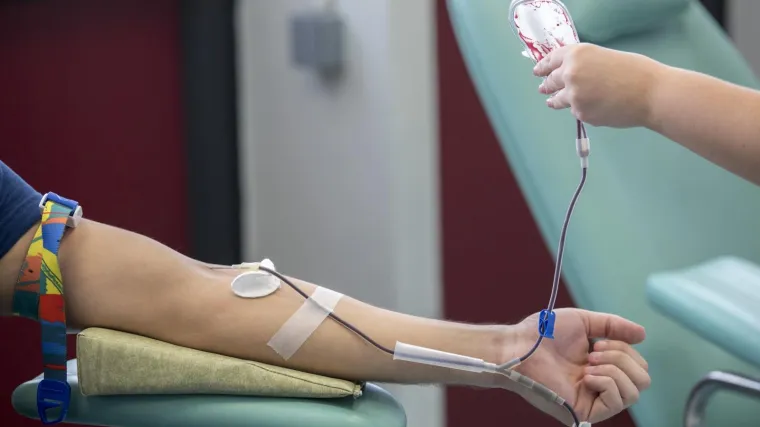 Rijetka dijagnoza: Djevojka (25) mislila da je napuhana, a sada u bolnici 'umire od gladi'