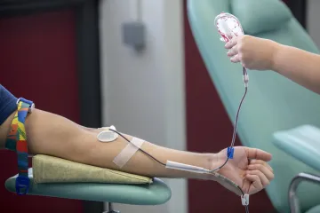 Rijetka dijagnoza: Djevojka (25) mislila da je napuhana, a sada u bolnici 'umire od gladi'