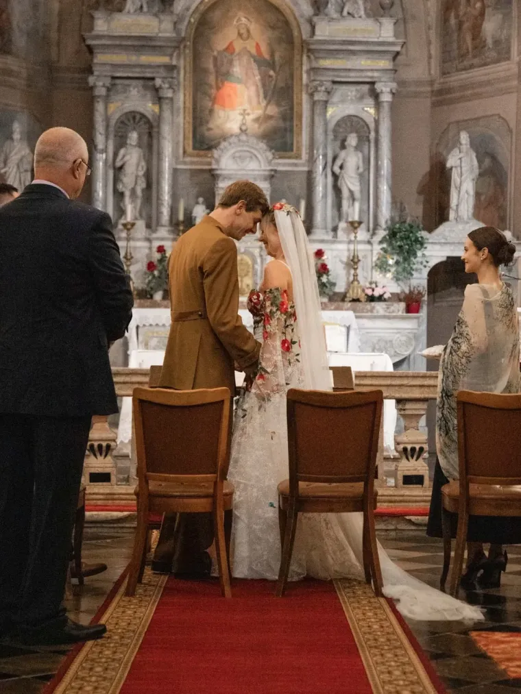 Neobična vjenčanica glumice odu&scaron;evila! Jagoda Kumrić i suprug objavili fotografije vjenčanja