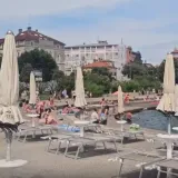 Žale se stranci, žale se domaći: Tko bi platio 120 eura za najam ležaljke?!
