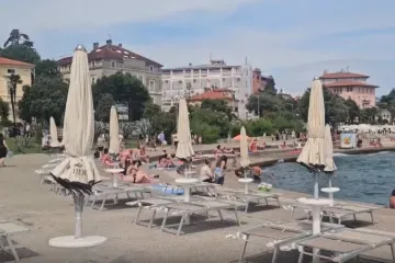 Žale se stranci, žale se domaći: Tko bi platio 120 eura za najam ležaljke?!