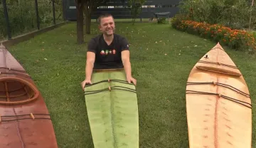 Slavonac ne prodaje Inuitima led, ali bi im mogao ponuditi kajake kakve koriste na Grenlandu