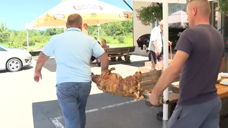 Provjerili smo koliko je poskupila kila pečenja na staroj cesti: 'To me baš iznenađuje'
