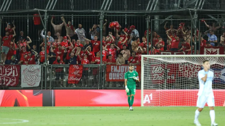 Shelbourne je do jučer tek tri puta slavio na gostovanju u Europi, a sada ih korak dijeli do povijesti