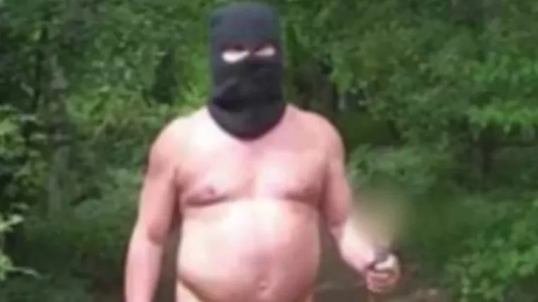 Gol je iskočio iz grmlja s dildom na štapu i isprepadao turistkinje