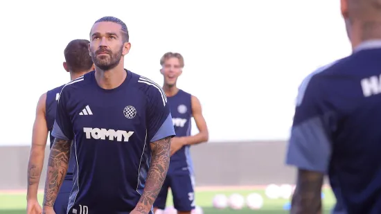 Hajduk igra supervažnu utakmicu, a Livaja je zbog jednog detalja izbio u prvi plan