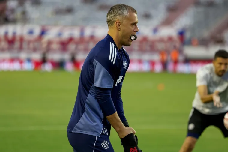 Za utakmicu protiv Dinama zagrijavao se hajdukovac kojemu su dani na Poljudu odbrojani