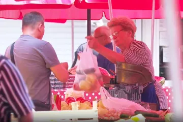 Jedna breskva kao dvije tramvajske karte. Kako je tržnica postala takav luksuz?