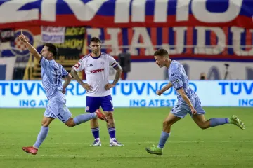 Ovako je Poljud izgledao nakon što je Dinamo poveo: Plavi slave kao da sutra ne postoji, a pogledajte Livajino lice